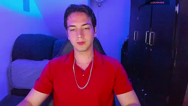 Snapshot of Alex_smith00 chatting on February 16, 1:38 am Alex smith00 online show from February 16, 1:38 am