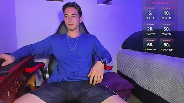 Snapshot of Alex_smith00 chatting on March 15, 2:03 am Alex smith00 online show from March 15, 2:03 am