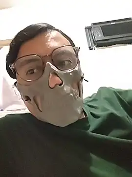 HardestPepe online show from March 22, 7:35 am