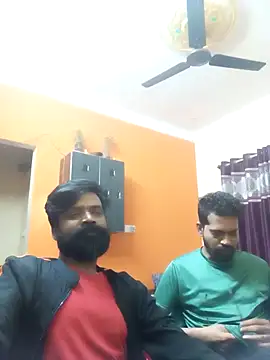 Snapshot of arhan3043 chatting on December 29, 3:57 pm arhan3043 online show from December 29, 3:57 pm