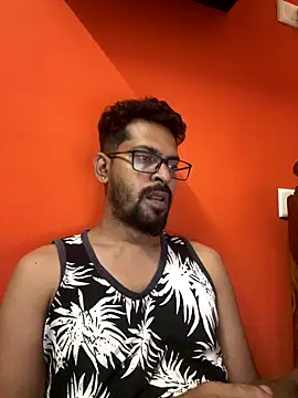 Snapshot of arhan3043 chatting on September 29, 2:13 pm arhan3043 online show from September 29, 2:13 pm