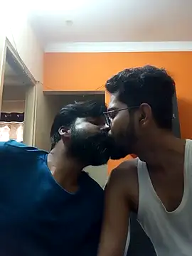 Snapshot of arhan3043 chatting on January 1, 6:58 am arhan3043 online show from January 1, 6:58 am