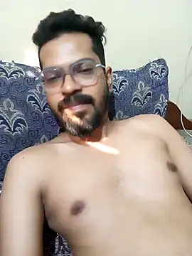 Snapshot of arhan3043 chatting on December 8, 9:13 am arhan3043 online show from December 8, 9:13 am