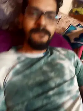 Snapshot of arhan3043 chatting on January 3, 6:33 am arhan3043 online show from January 3, 6:33 am