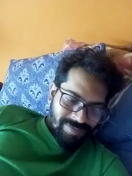 Snapshot of arhan3043 chatting on February 1, 7:47 am arhan3043 online show from February 1, 7:47 am