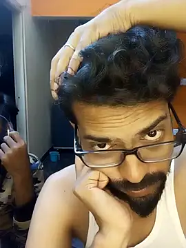 Snapshot of arhan3043 chatting on January 18, 3:38 pm arhan3043 online show from January 18, 3:38 pm