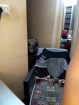 Snapshot of arhan3043 chatting on February 15, 2:44 pm arhan3043 online show from February 15, 2:44 pm