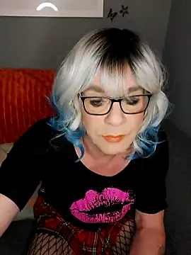 juniperberi29 online show from November 9, 12:25 am