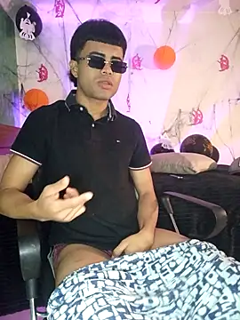 Snapshot of pinedasex777 chatting on October 9, 11:04 am pinedasex777 online show from October 9, 11:04 am