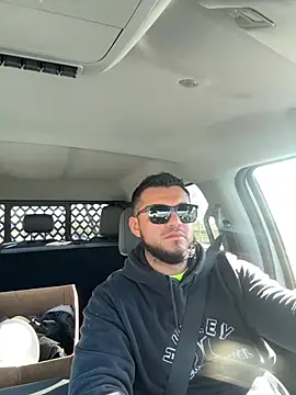 Ozzy420  online show from February 2, 7:00 pm