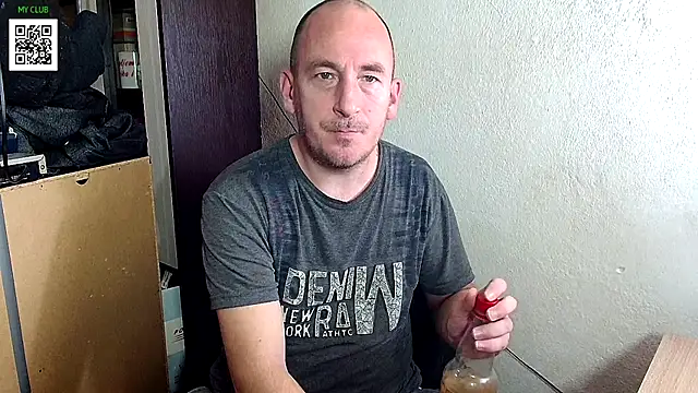 Snapshot of Johan___Barker chatting on December 9, 4:40 pm Johan   Barker online show from December 9, 4:40 pm