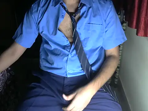 Snapshot of aloneboy1996 chatting on September 16, 6:31 pm aloneboy1996 online show from September 16, 6:31 pm