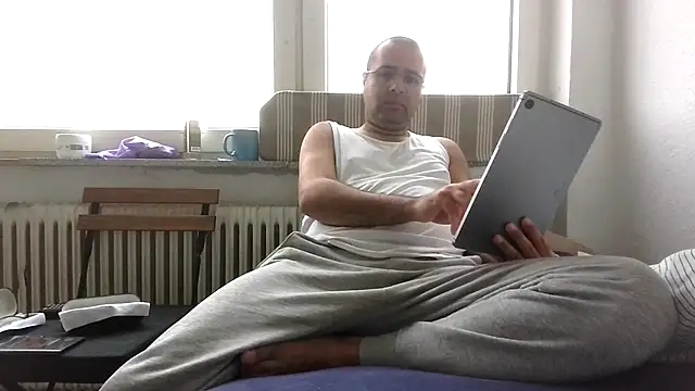 Azad64 online show from November 14, 1:56 pm