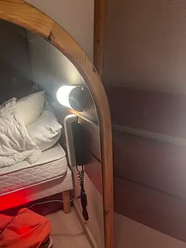 shehandme online show from February 6, 1:57 am