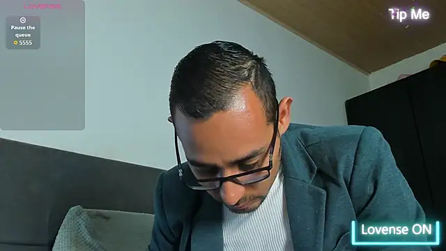 jhonyalzate2 online show from April 16, 1:05 am