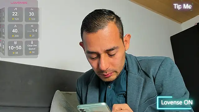 jhonyalzate2 online show from April 12, 3:42 am