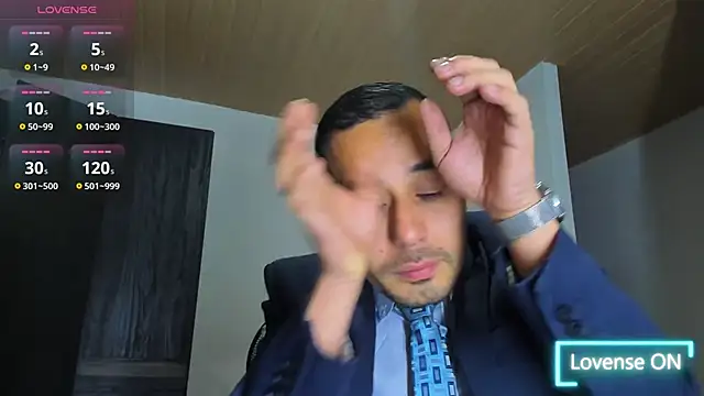 jhonyalzate2 online show from October 31, 3:41 am