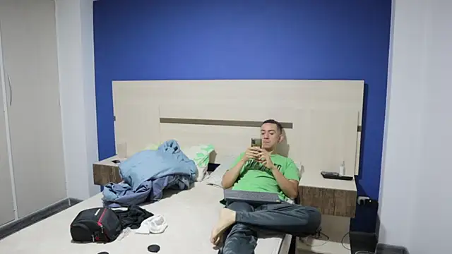 funcouple1985 online show from December 4, 11:24 pm