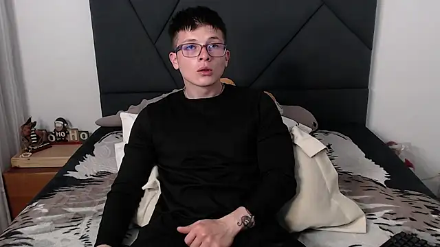 MathewCollin online show from January 24, 10:51 pm