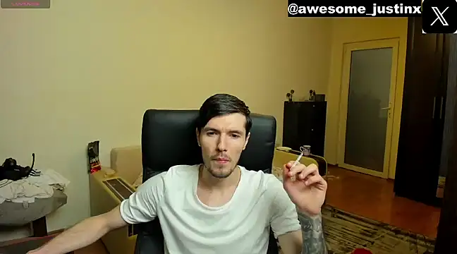 awesomejustin online show from December 3, 1:43 pm