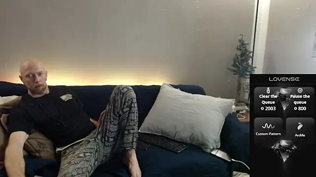 MaxRouger online show from November 27, 1:59 pm