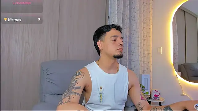 alejandro calderon1 online show from November 11, 6:18 am