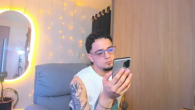 alejandro calderon1 online show from December 23, 7:06 am