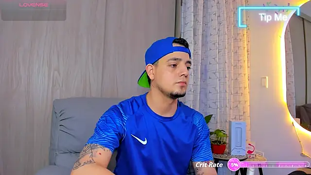 alejandro calderon1 online show from September 18, 4:25 am