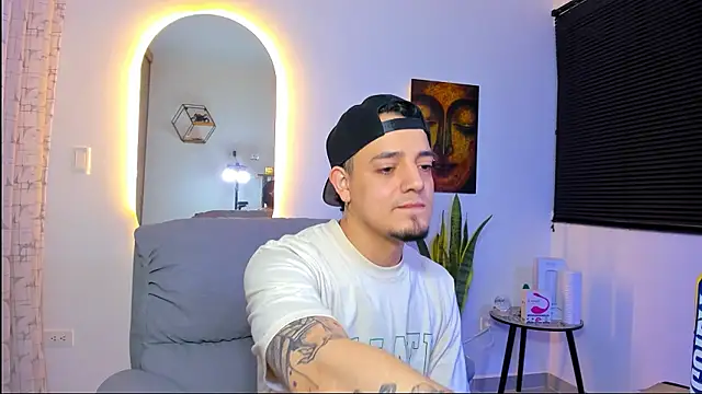 alejandro calderon1 online show from January 14, 4:28 am