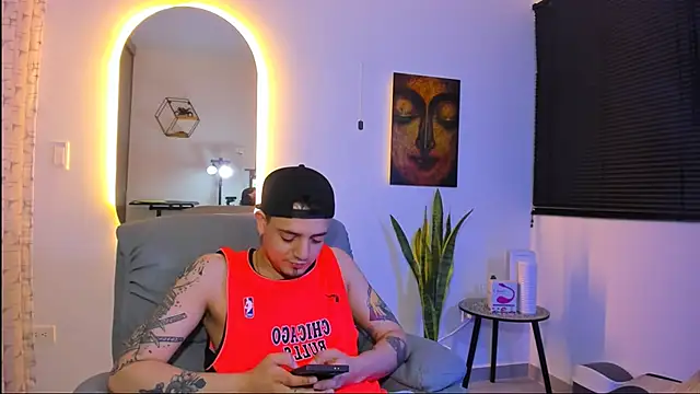 alejandro calderon1 online show from February 25, 5:08 am