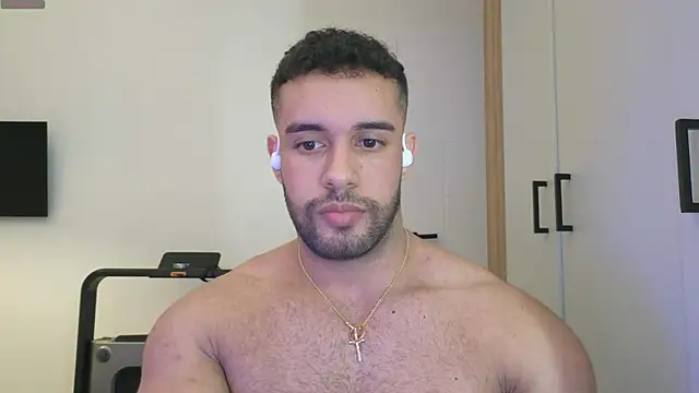 izaak lover online show from January 3, 11:55 pm