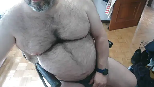 mikeyhotbear online show from June 9, 4:31 pm