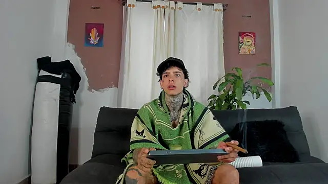 Snapshot of Aron_ford chatting on October 4, 1:16 pm Aron ford online show from October 4, 1:16 pm