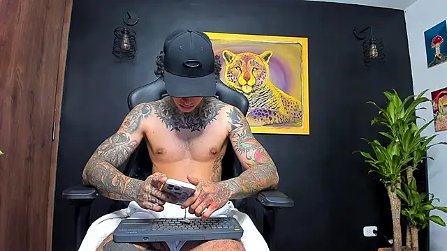 Snapshot of Aron_ford chatting on January 28, 11:28 pm Aron ford online show from January 28, 11:28 pm