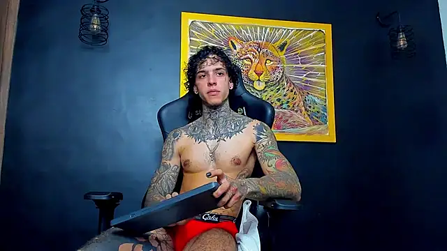 Snapshot of Aron_ford chatting on March 7, 11:58 pm Aron ford online show from March 7, 11:58 pm