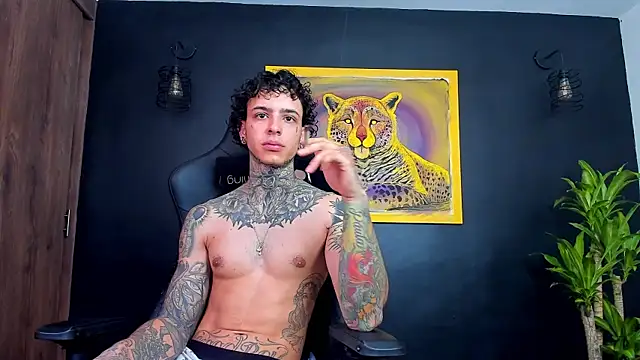 Snapshot of Aron_ford chatting on January 20, 12:49 pm Aron ford online show from January 20, 12:49 pm