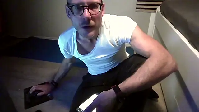 Snapshot of Biboy8566 chatting on October 8, 10:25 pm Biboy8566 online show from October 8, 10:25 pm