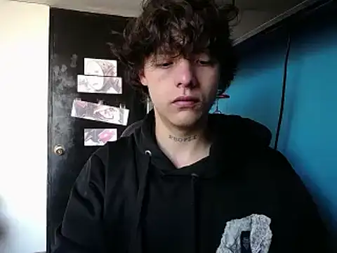 Snapshot of Santiago_kiler chatting on March 9, 1:26 pm Santiago kiler online show from March 9, 1:26 pm