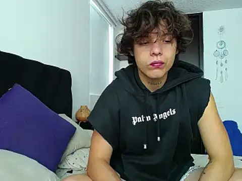 Snapshot of Santiago_kiler chatting on December 18, 7:08 pm Santiago kiler online show from December 18, 7:08 pm