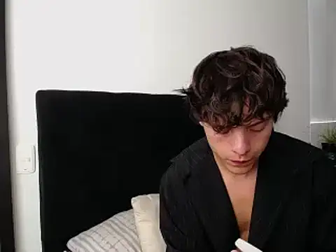 Snapshot of Santiago_kiler chatting on December 30, 5:34 pm Santiago kiler online show from December 30, 5:34 pm