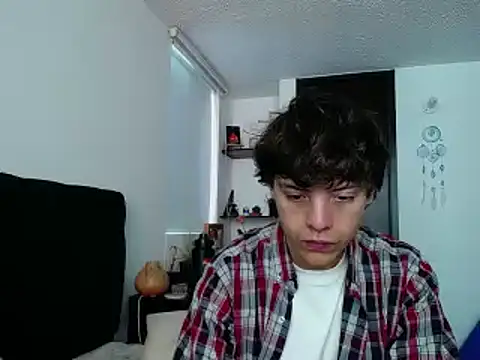 Snapshot of Santiago_kiler chatting on December 20, 3:10 pm Santiago kiler online show from December 20, 3:10 pm