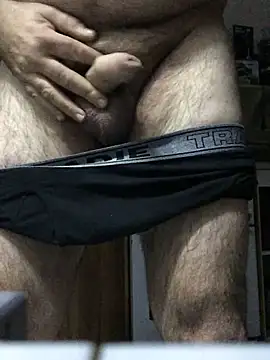 Snapshot of hairysmallcockguy chatting on September 11, 1:43 pm hairysmallcockguy online show from September 11, 1:43 pm