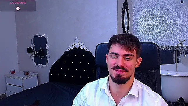 Snapshot of WilsonJules chatting on September 30, 5:57 am WilsonJules online show from September 30, 5:57 am