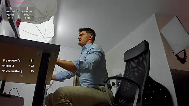 Snapshot of WilsonJules chatting on February 24, 5:53 pm WilsonJules online show from February 24, 5:53 pm