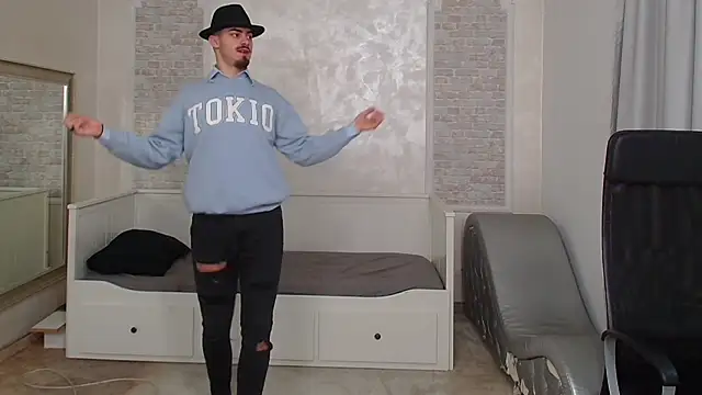 Snapshot of WilsonJules chatting on January 4, 2:04 pm WilsonJules online show from January 4, 2:04 pm