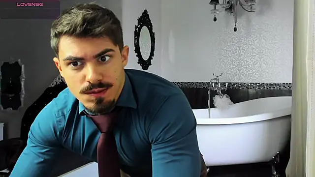 Snapshot of WilsonJules chatting on October 4, 5:34 am WilsonJules online show from October 4, 5:34 am