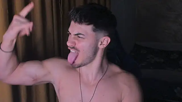 Snapshot of WilsonJules chatting on March 23, 12:04 am WilsonJules online show from March 23, 12:04 am