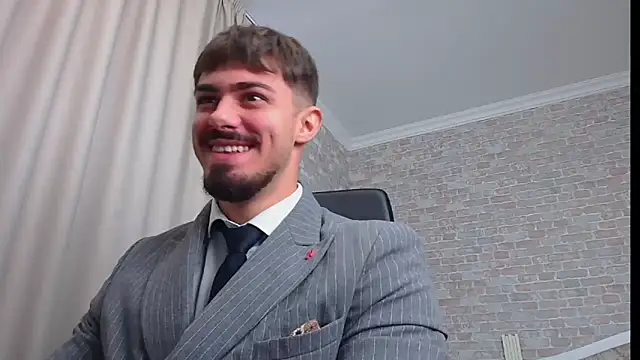 Snapshot of WilsonJules chatting on September 25, 5:17 am WilsonJules online show from September 25, 5:17 am