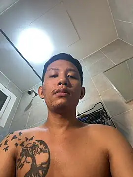 xlovercum online show from February 12, 2:01 pm