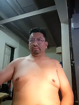 Moyklin1 online show from October 30, 8:10 pm